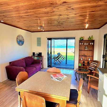 The Sunrise Bach - One Tree Point Holiday Home Eksteriør billede